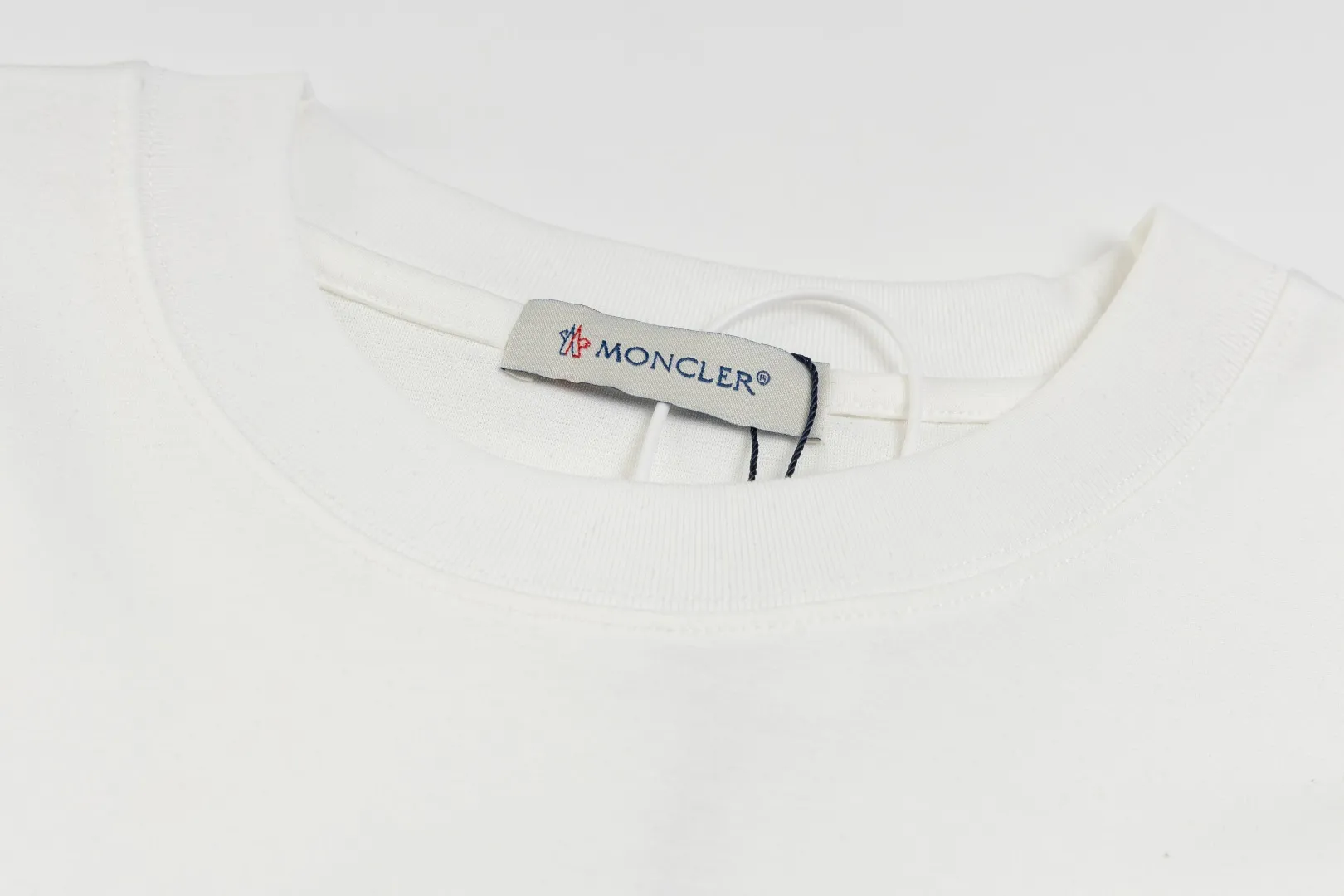 【 MONCLER】 2024 New Arrival Premium LOGO ， Premium ， 230 ， ， ， ！ Same Style ❗️ Same Style， In Stock！ Size：S M L XL XXL ：Black White